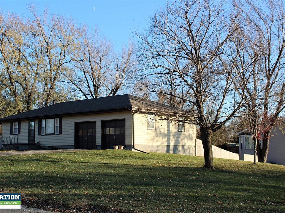 1st image of 735 W Nance Ave