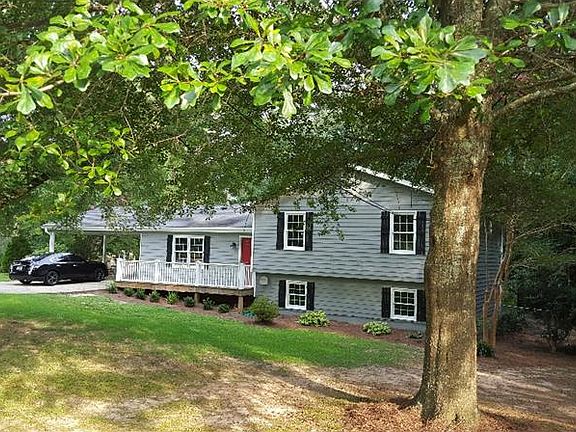3rd image of 146 Stone Wood Ln