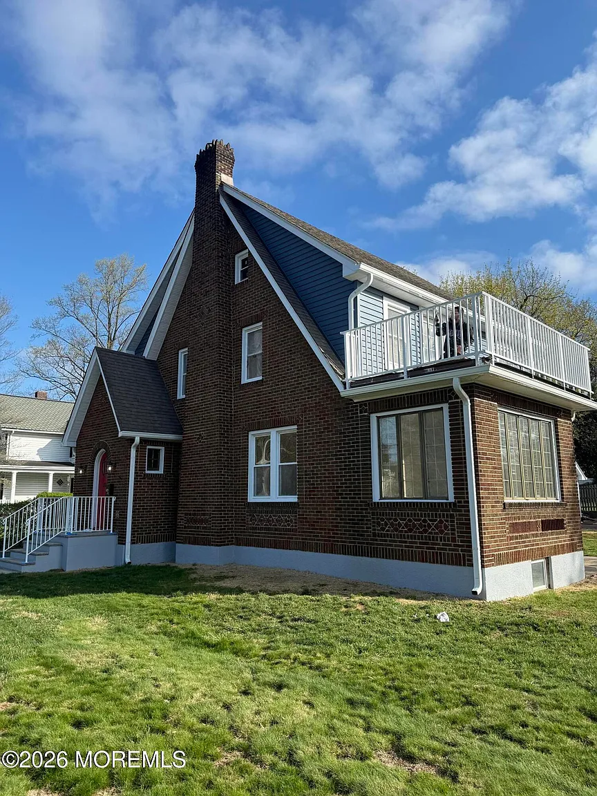 310 Branch Avenue photo 1