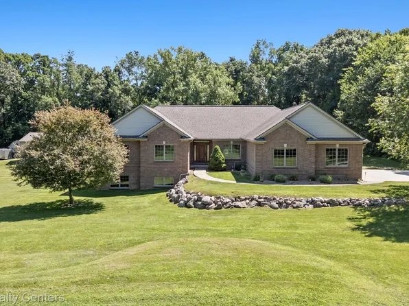 10180 Hadley Rd, Clarkston, MI 48348