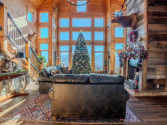 3rd image of 1642 Little Cove Rd