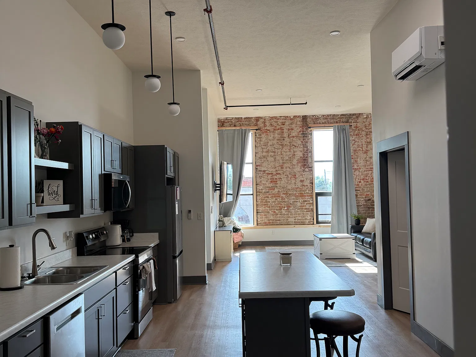 2 bed, 1110 sqft, $1,400 — Photo 3