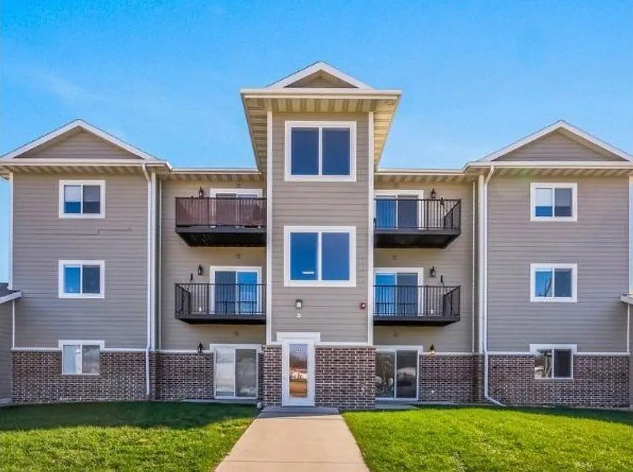 Meadowbrook Condos Hudson — Photo 2