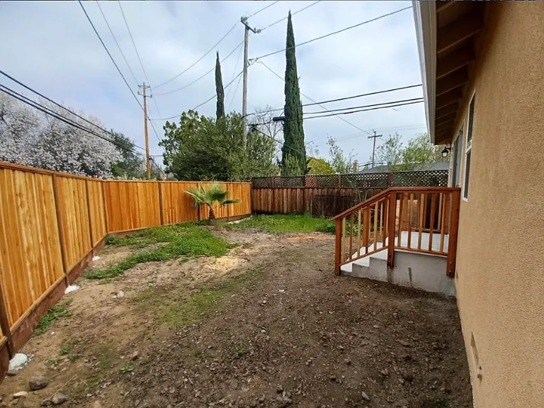1725 Pope Ct #B — Photo 9