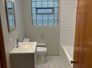 6745 N Olmsted Ave #1B, Chicago, IL 60631