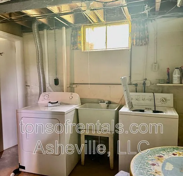 900 Hebron Rd — Photo 28