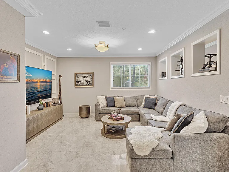 323 Bayfront Dr — Photo 26