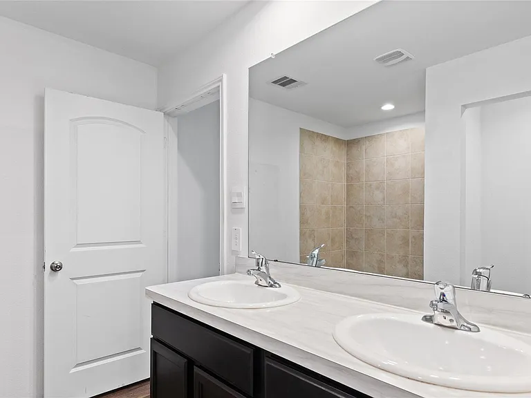 2326 Spruce Cliff Ln — Photo 16