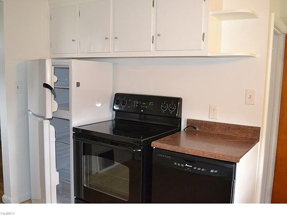 3rd image of 1582 Idlewood Ave