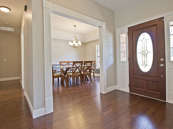 3rd image of 620 Smokerise Ct