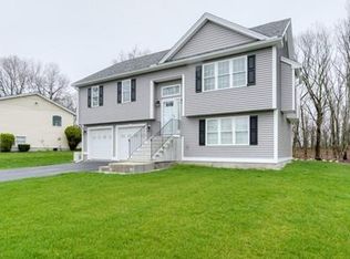 19 Arbutus St, Worcester, MA 01604