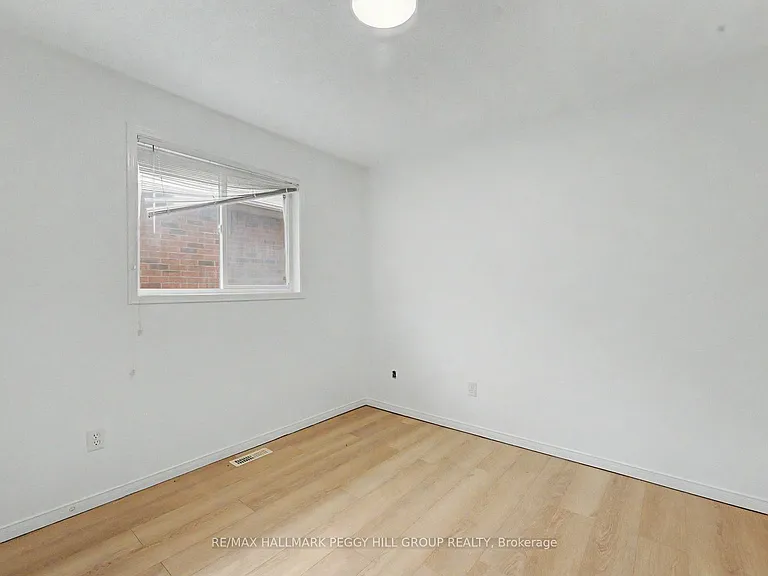 332 Harvie Rd #UPPER — Photo 7