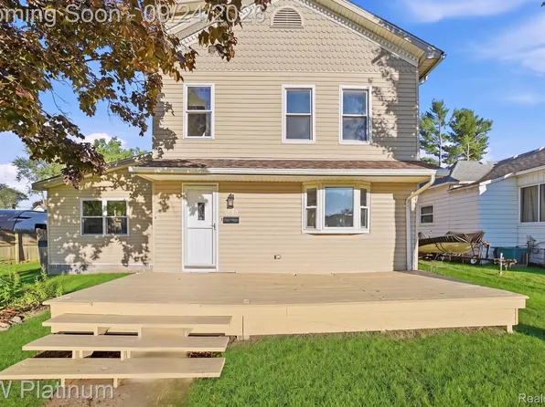 1309 Saint Clair Blvd, Algonac, MI 48001