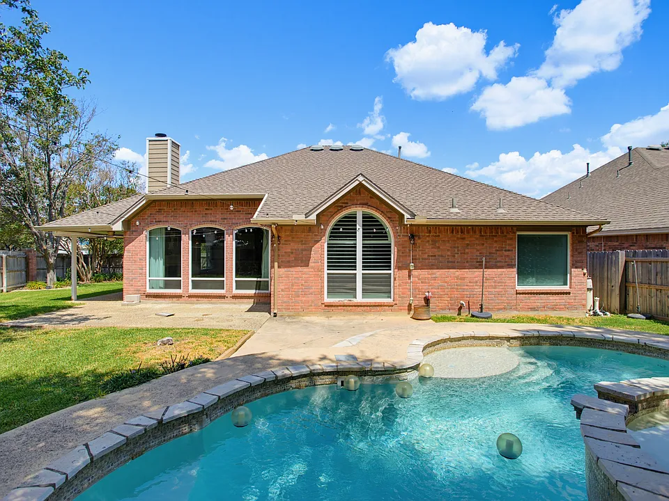 2042 Thicket Trail Dr