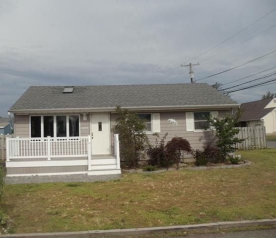 1st image of 3164 Oceanic Dr