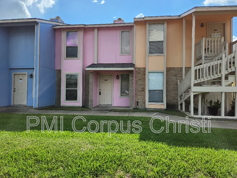 2 bed, 1.5 bath, 982 sqft, $1,200 — Photo 1