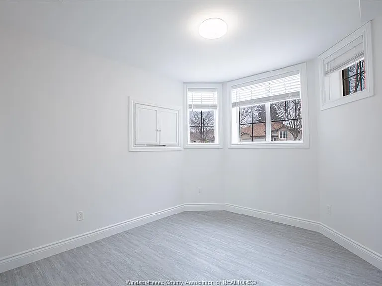 1256 Saint Paul Ave — Photo 6