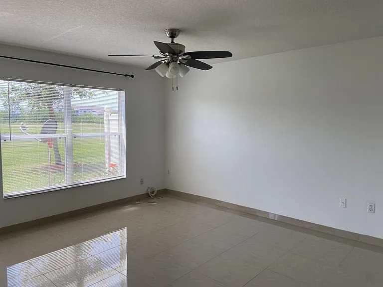 2444 Hassonite St #1 — Photo 18