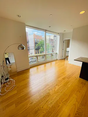 Rented by Voro New York | media 44