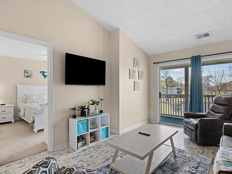 557 White River Dr #12H — Photo 14
