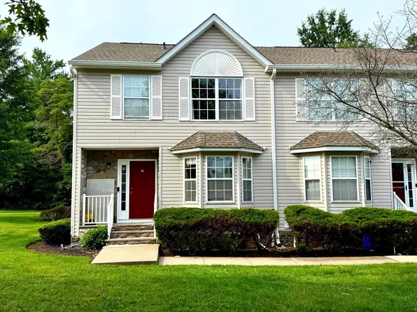 7 Jill Ct, Somerset, NJ 08873