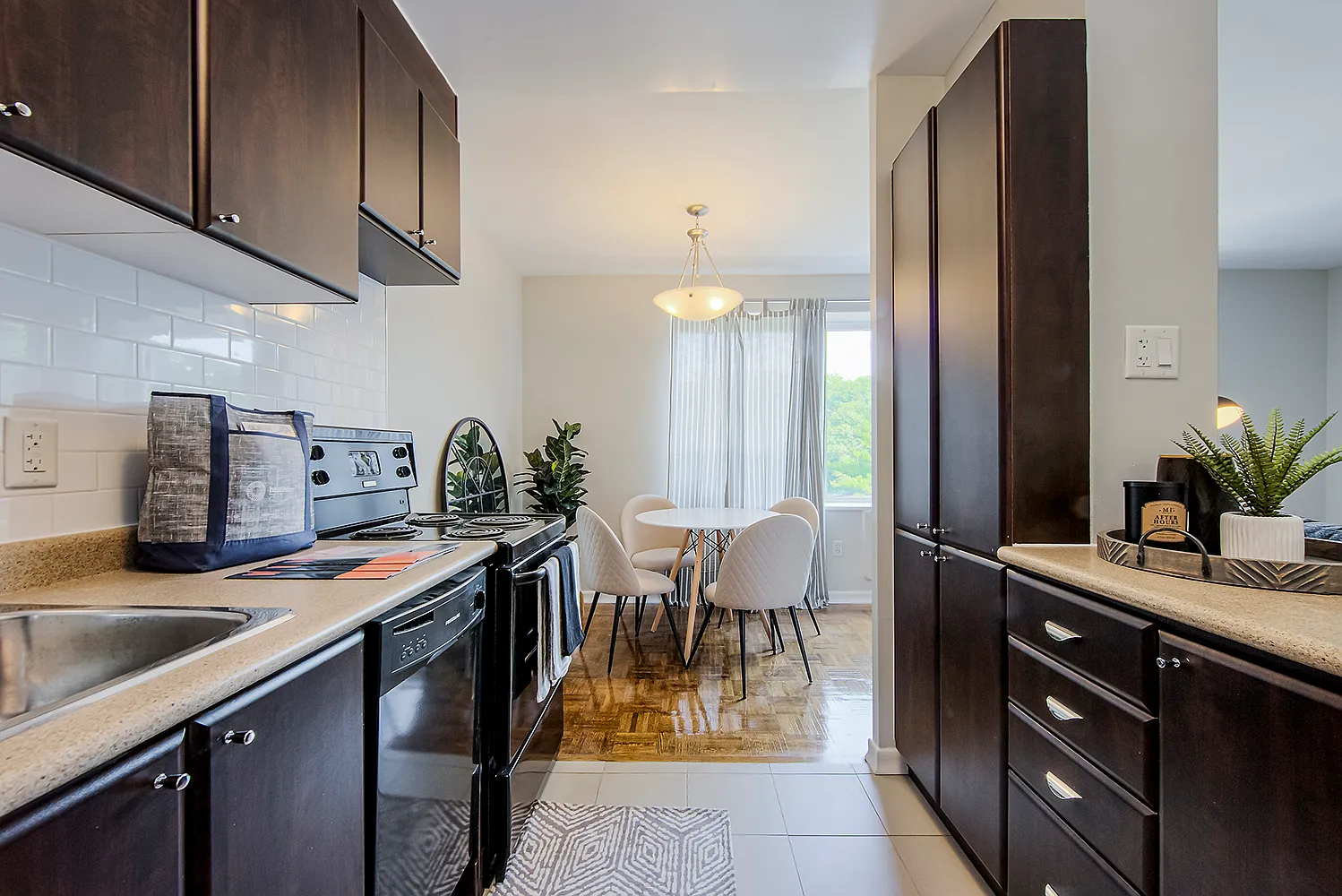 Kingston Estates — Photo 3