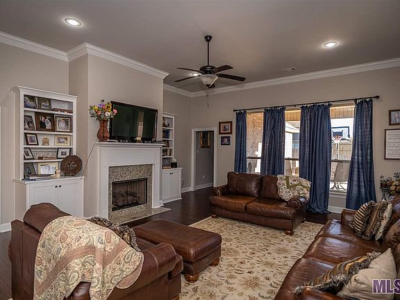 2nd image of 8798 Greenleaves Dr