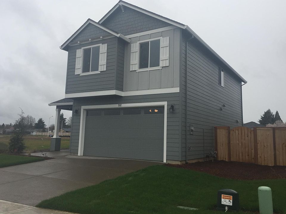 1650 sq. ft. with 3 bedrooms and loft. 2.5 bath and 2 car garage