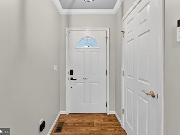 5th image of 1012 Golf Dr