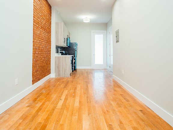 3rd image of 1065 Lafayette Ave APT 4A