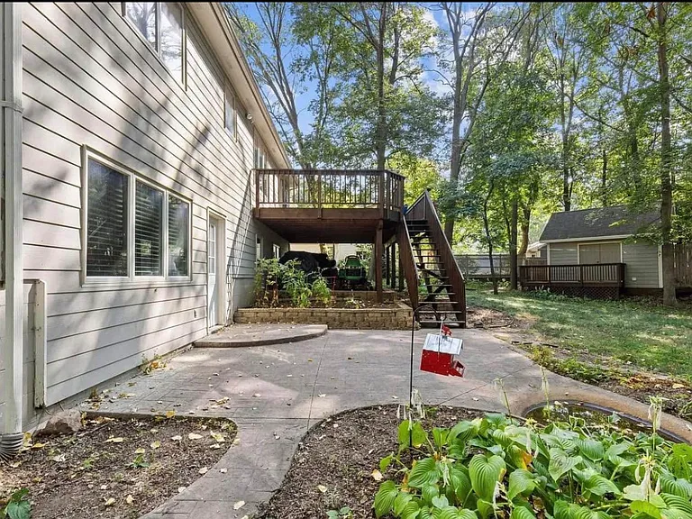 5357 Hampton St NE — Photo 8