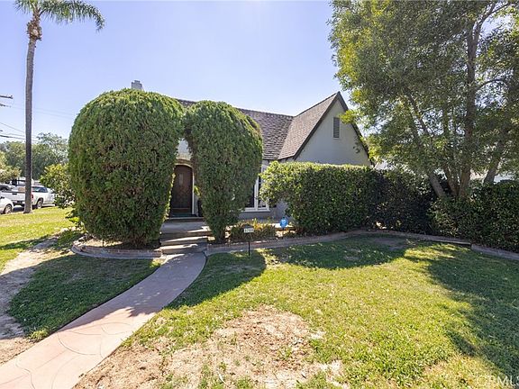 3rd image of 3708 Jurupa Ave