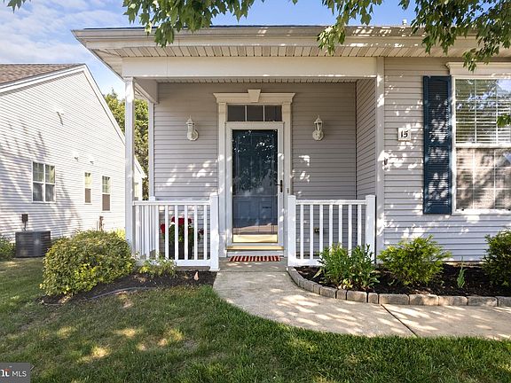 3rd image of 15 Reef Ln