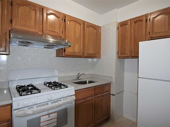 3rd image of 137-10 Franklin Ave