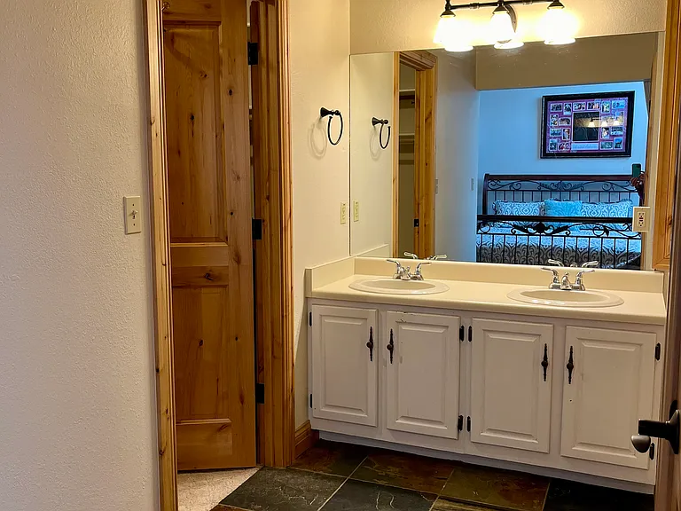 225 Eagle Dr #10B — Photo 40