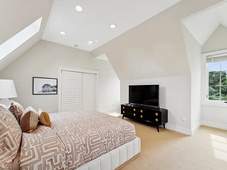 223 Parsonage Pond Rd — Photo 17