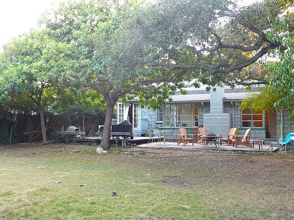 back house w/backyard