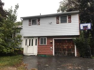 10 Capri Rd, Centereach, NY 11720