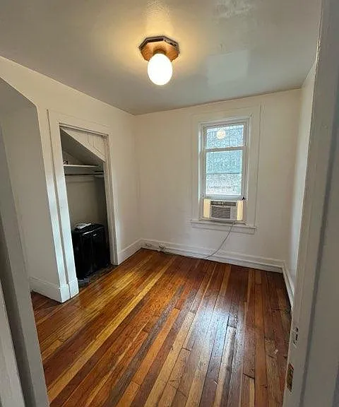 2629 Tilbury Ave — Photo 2