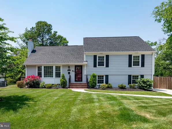 8614 Cushman Pl, Alexandria, VA 22308