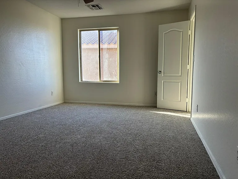 Upstairs bedroom 2