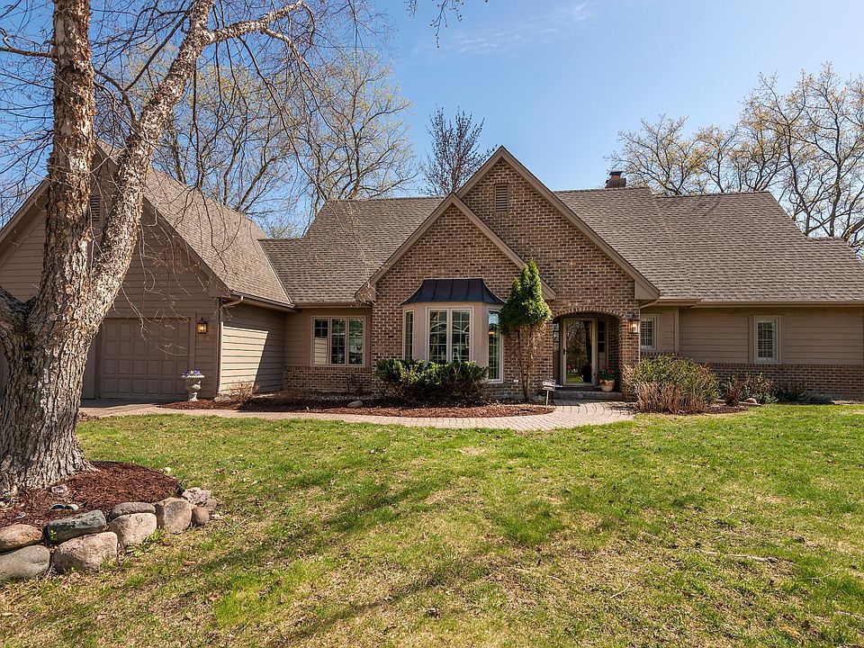 1st image of 19245 Waterford Pl