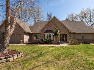 19245 Waterford Pl, Shorewood, MN 55331