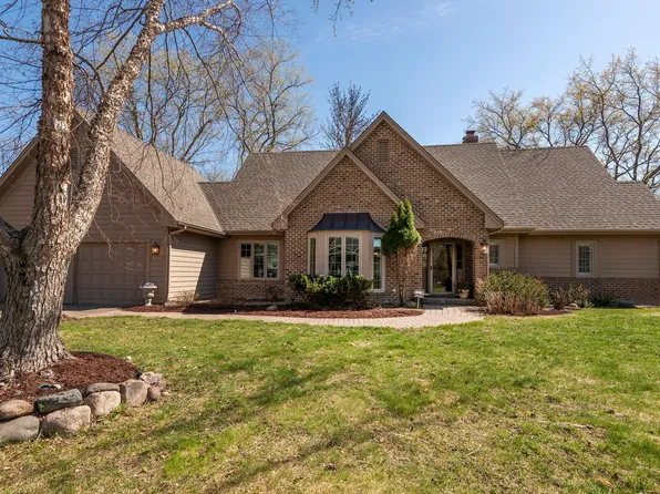 19245 Waterford Pl, Shorewood, MN 55331