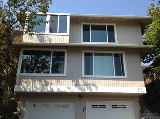 7051 35th Ave NE, Seattle, WA 98115