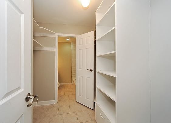 2nd image of 831 McIntosh Ct APT 207