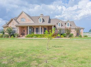 110 Steel Dust Dr, Red Oak, TX 75154