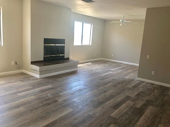 2nd image of 4421 Clairemont Dr