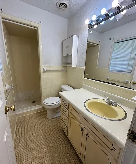 211 Eastwood Dr — Photo 18