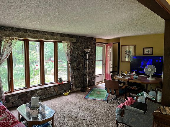 4th image of 1358 S Cypress Dr